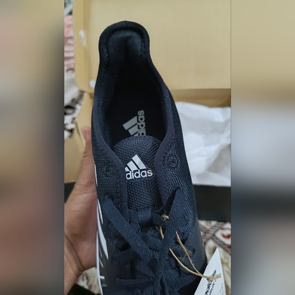 Adidas - Picture 8 of 10